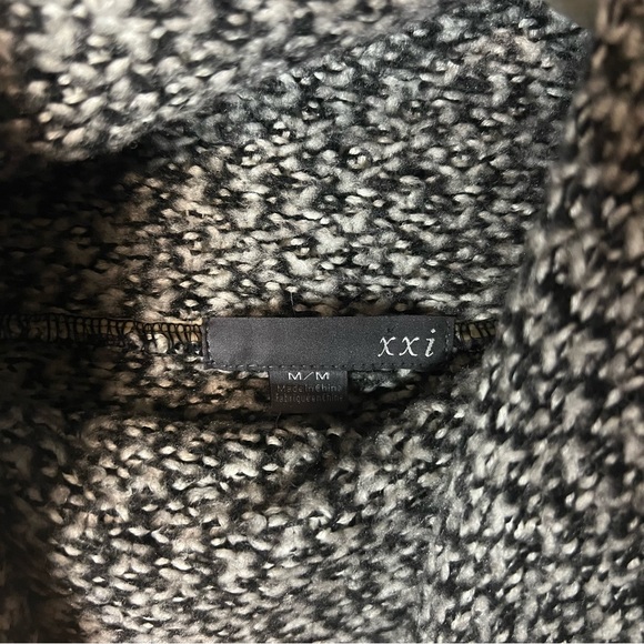 Forever 21 sweater dress - Picture 3 of 5